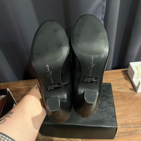 Report Signature Pumps! - Picture 3 of 3